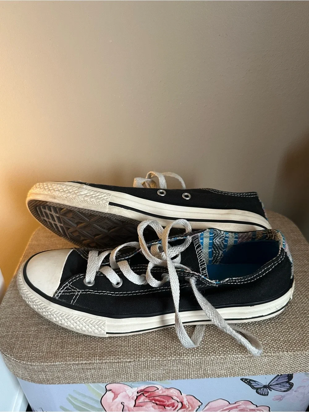 AllStar Converse Black Canvas Kids Lace-Up Sneakers with White Laces - 3 Juniors